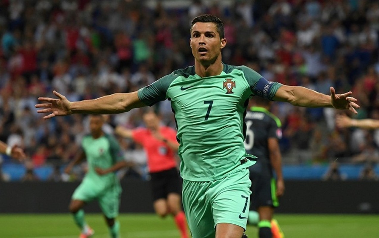 Euro 2016 Bo Dao Nha 2-0 Xu Wales: Ronaldo di vao lich su-Hinh-11