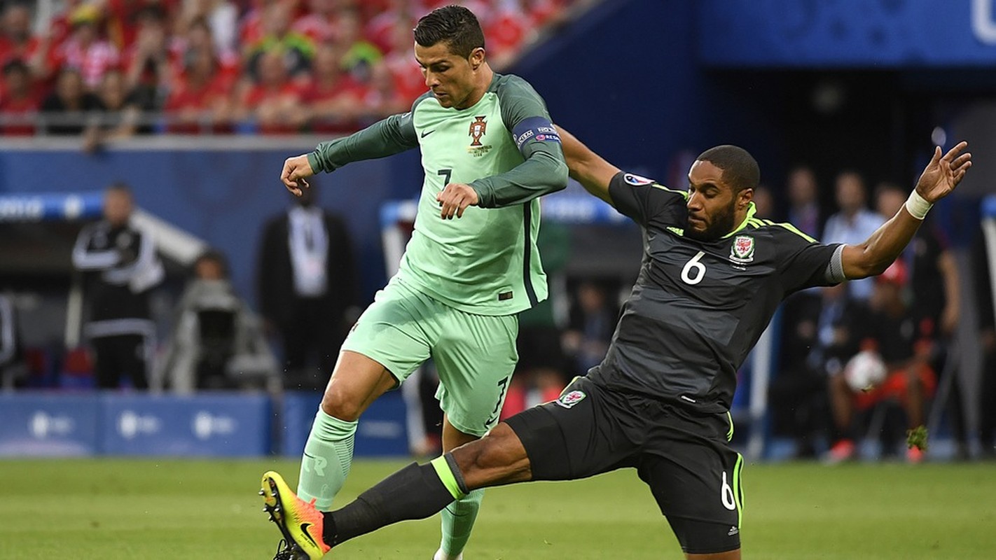 Euro 2016 Bo Dao Nha 2-0 Xu Wales: Ronaldo di vao lich su-Hinh-2