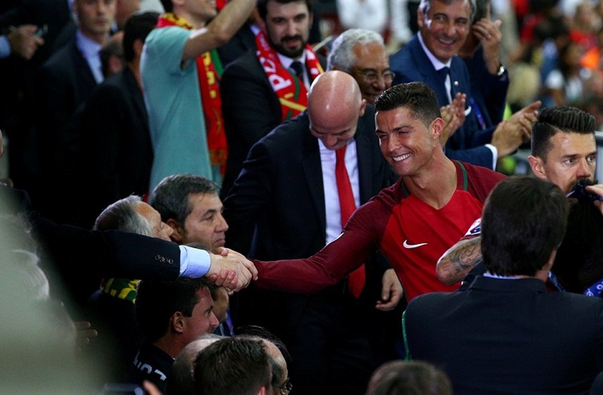 50 sac thai cua Cris Ronaldo trong tran chung ket Euro 2016-Hinh-9