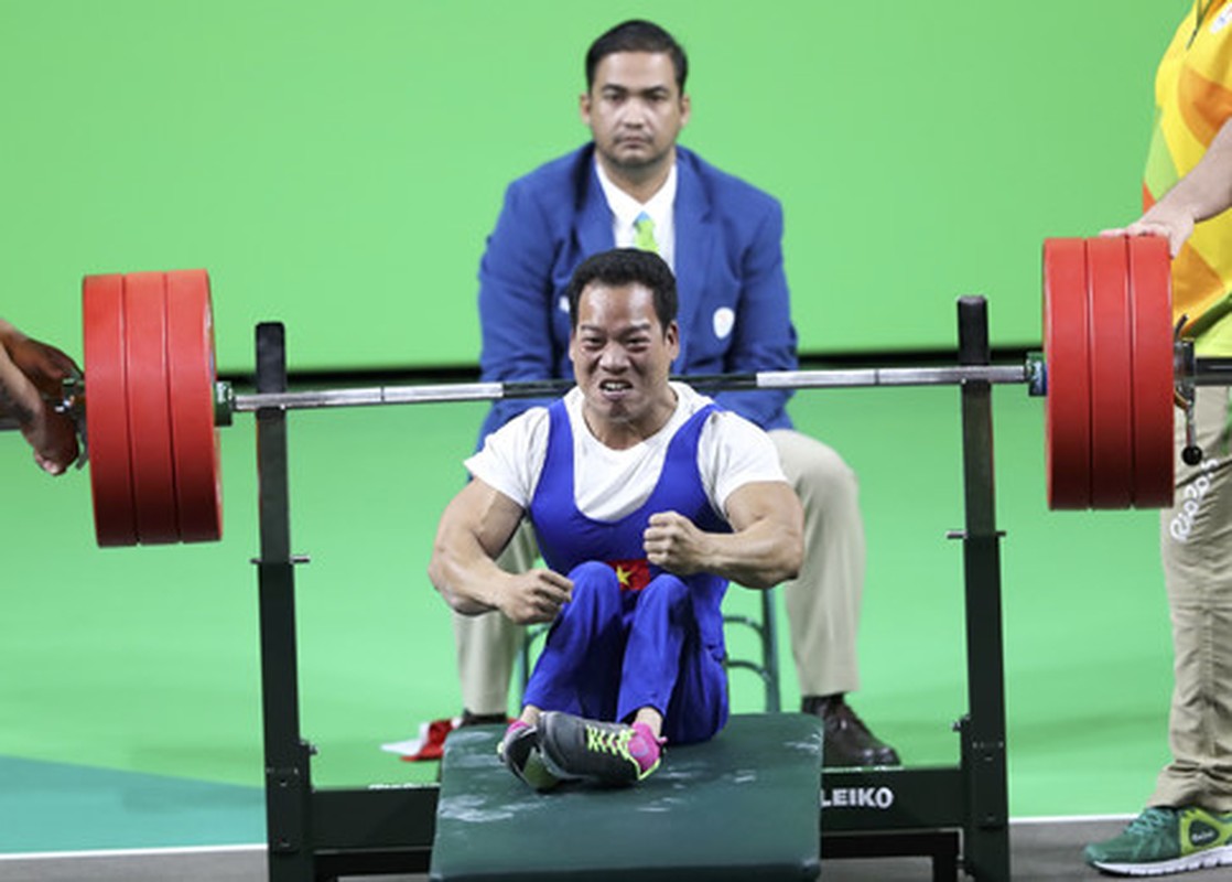 Khoanh khac Le Van Cong dem HCV Paralympic lich su cho TTVN-Hinh-6