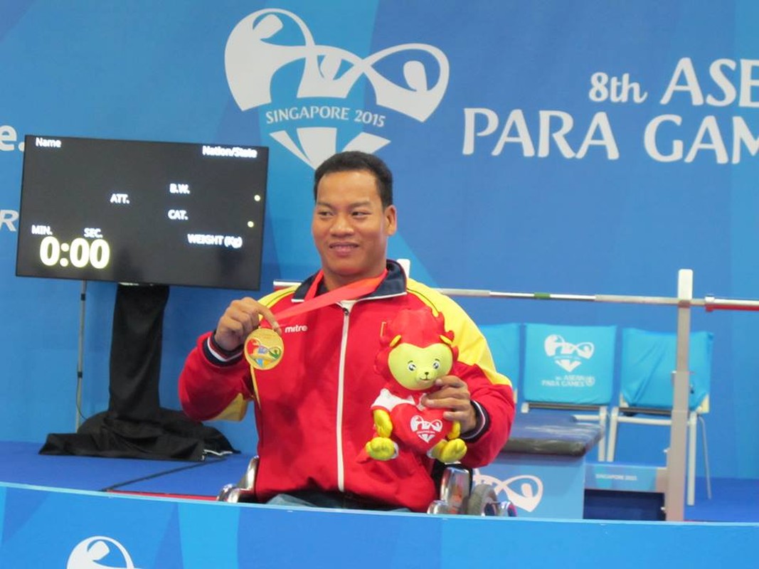 Khoanh khac Le Van Cong dem HCV Paralympic lich su cho TTVN-Hinh-8