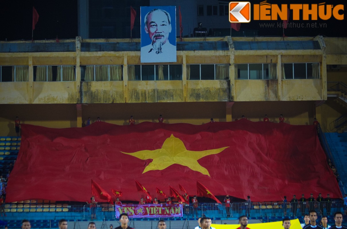 Danh bai U19 Dong Timor 4-1, U19 Viet Nam dan dau bang A