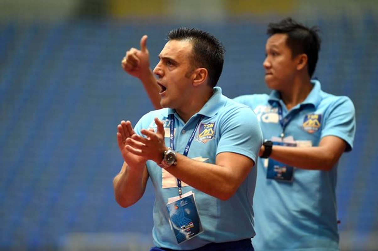 Dang sau la thu chia tay Futsal Viet Nam cua HLV Bruno-Hinh-7