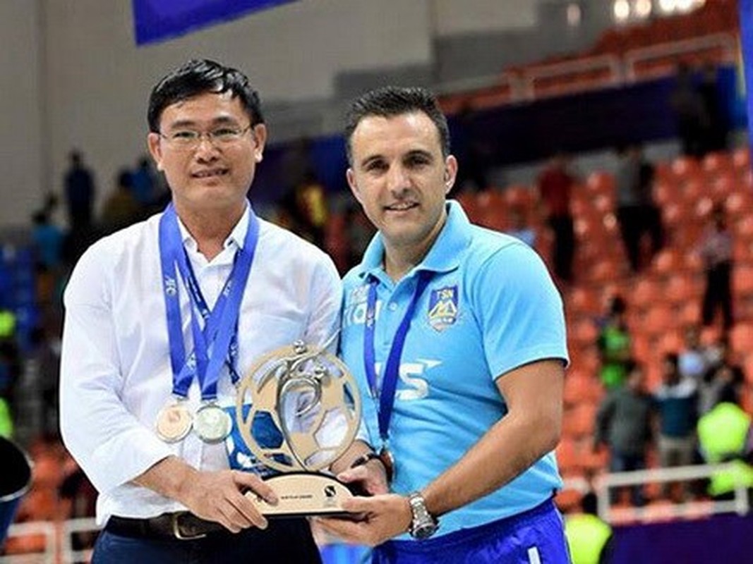Dang sau la thu chia tay Futsal Viet Nam cua HLV Bruno