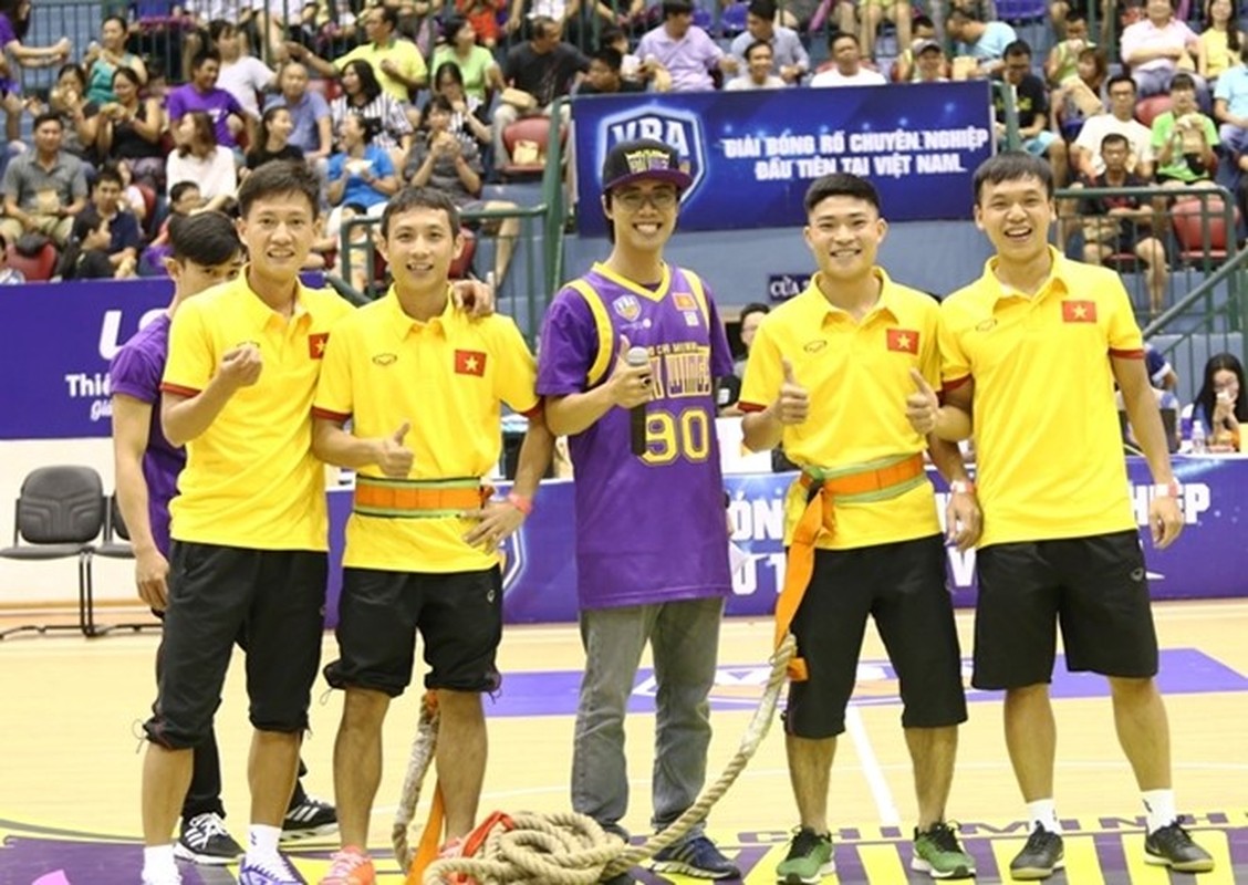 Tuyen Futsal Viet Nam quay tung bung tren khan dai-Hinh-6