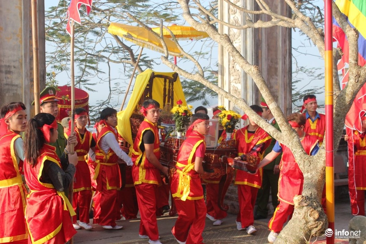 Du khach ve den thieng nhat xu Nghe du Le hoi dua thuyen-Hinh-7