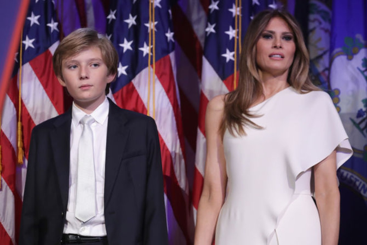 View - 	Con trai Tổng thống Mỹ xinh xắn, bảnh bao mê hoặc dân mạng