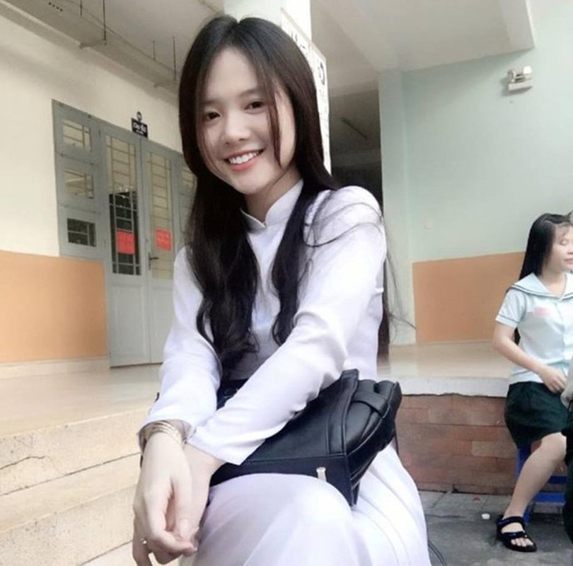 Selfie ngoai san bong, hot girl Sai thanh khien dan mang chao dao-Hinh-10