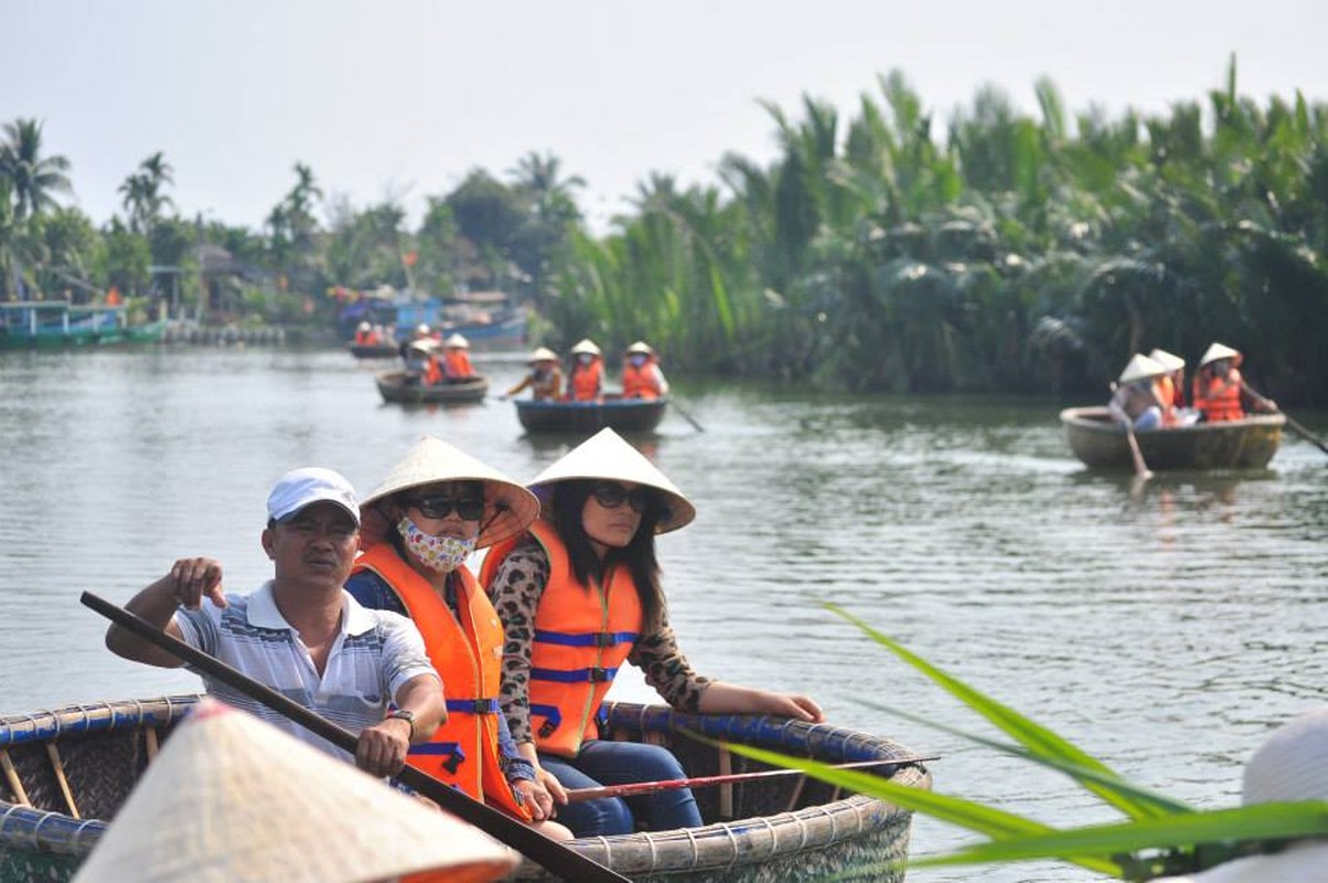 Kham pha rung dua Bay Mau - “mien Tay” thu nho trong long Hoi An