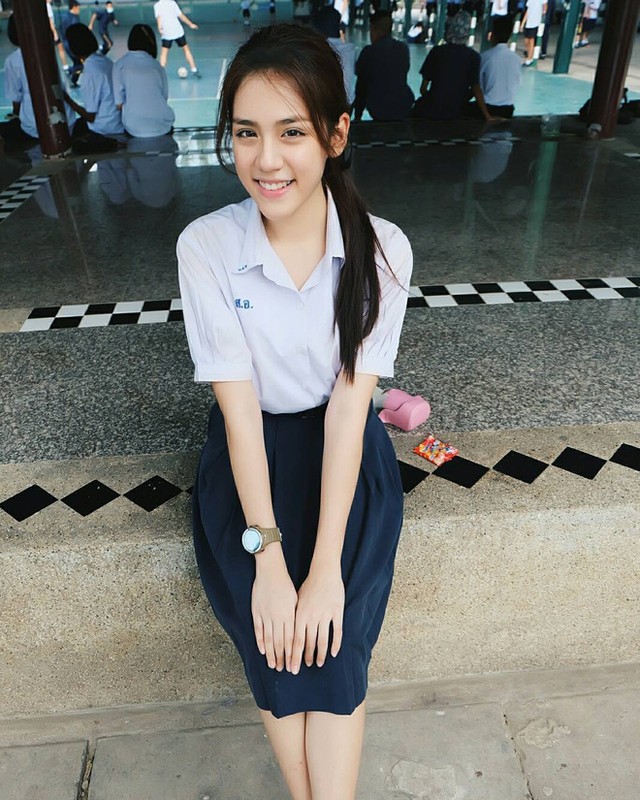 Chan dung hot girl Thai Lan mac dong phuc cung xinh ngay ngat-Hinh-3