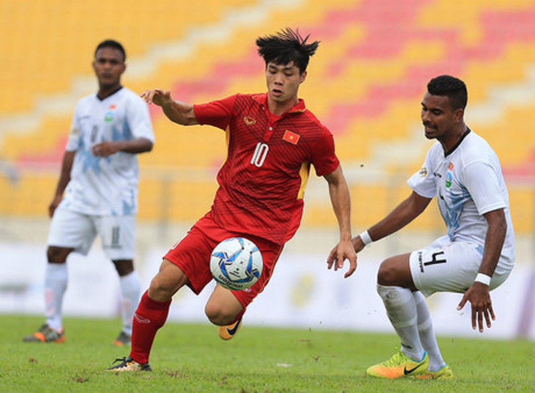 Thang tran dau SEA Games 29, U22 Viet Nam duoc &quot;dua len may&quot;-Hinh-8