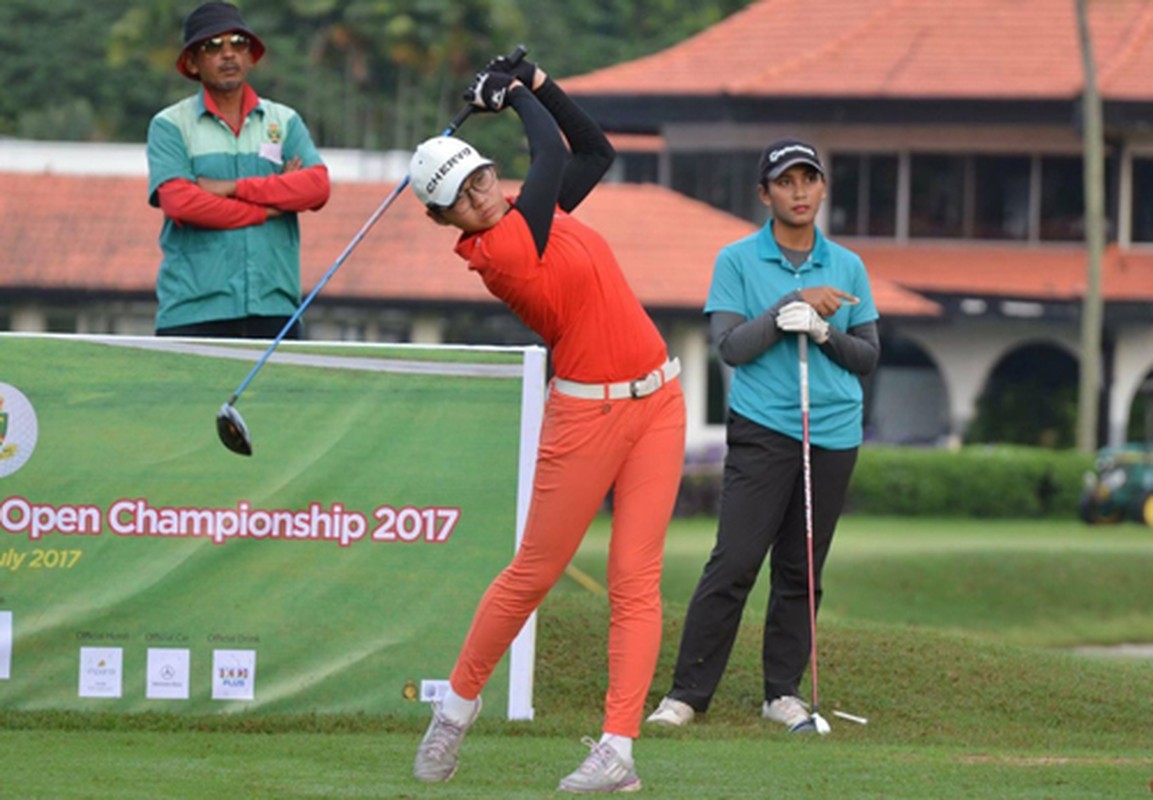 Nu golf thu Viet 14 tuoi xinh nhu mong du SEA Games 29-Hinh-8