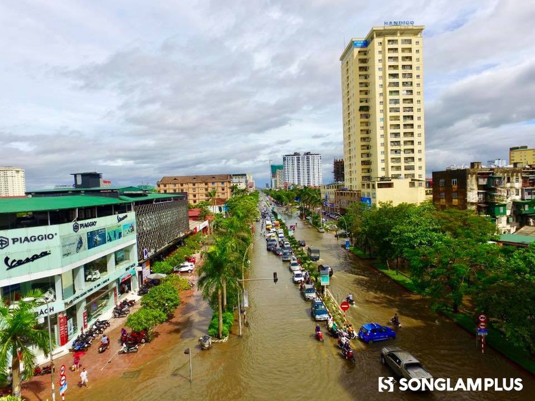 Hinh anh mua lu Nghe An nong nhat mang xa hoi