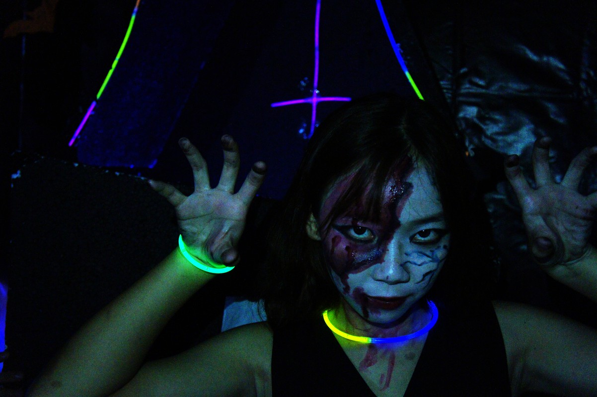 Sinh vien khoa Luat DH Quoc Gia Ha Noi choi gi mua Halloween?-Hinh-4