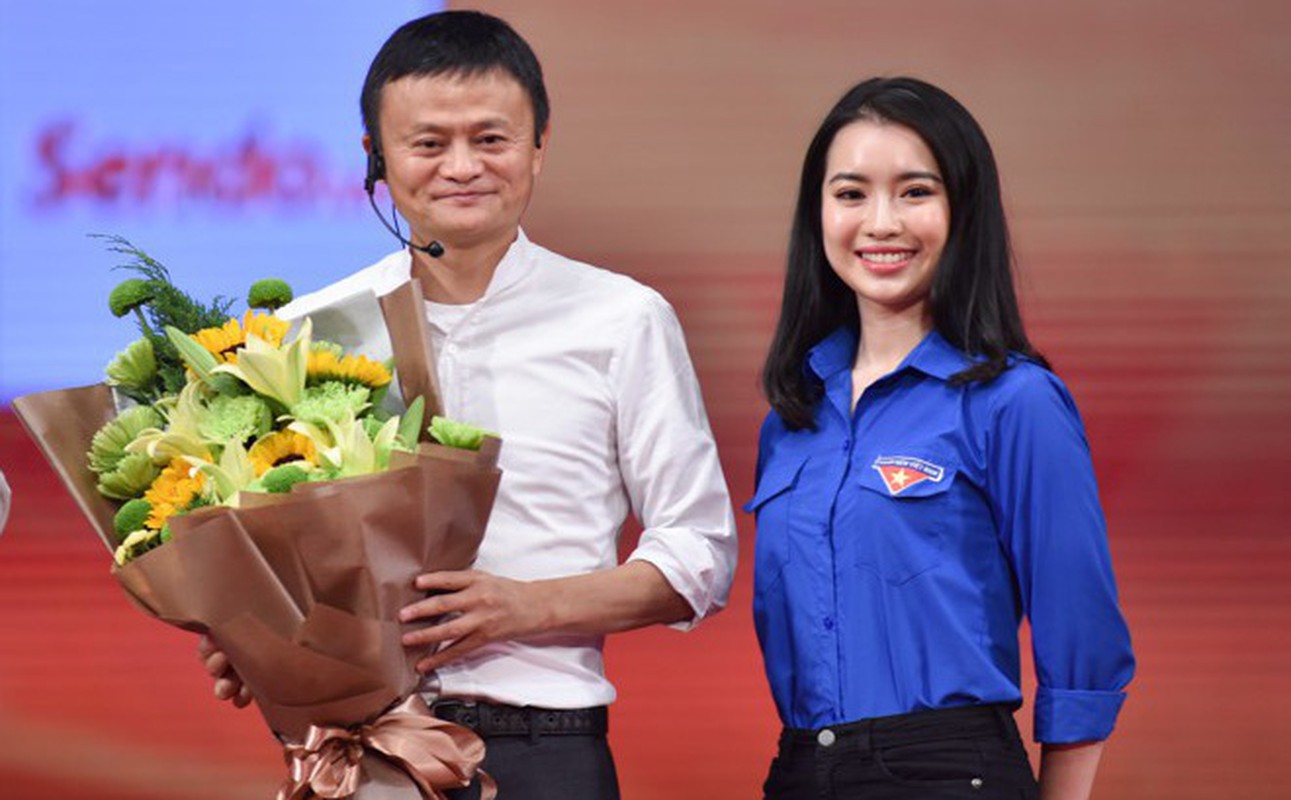 Nhan sac Hoa khoi Ngoai giao duoc phong van ty phu Jack Ma