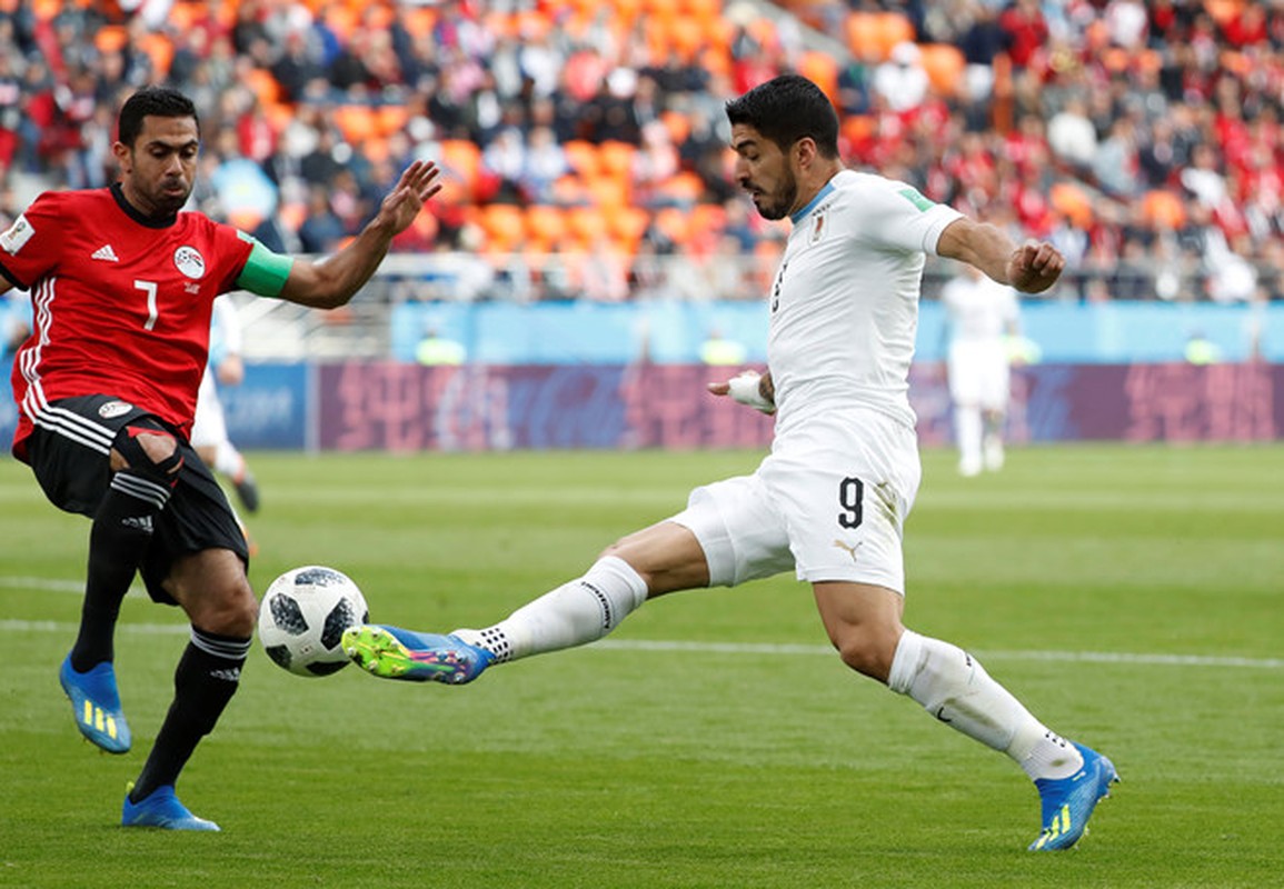 Suarez mo nhat, Uruguay nhoc nhan vuot qua Ai Cap-Hinh-2