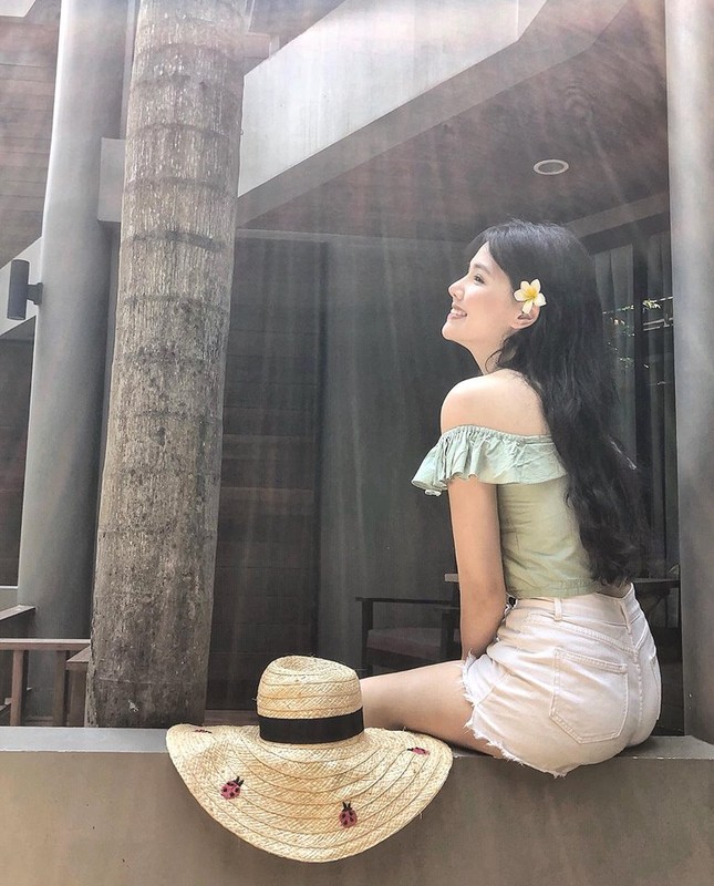Hot girl Phanh Lee khien CDM noi song khi khoe “sac” cuc dinh-Hinh-2