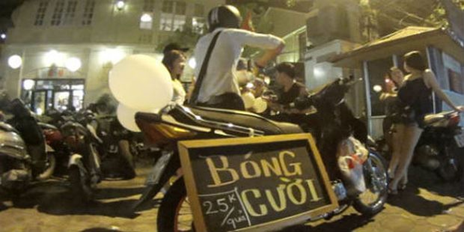 Cuoi tuan len pho, gioi tre Viet “phe pha hut bong cuoi-Hinh-4