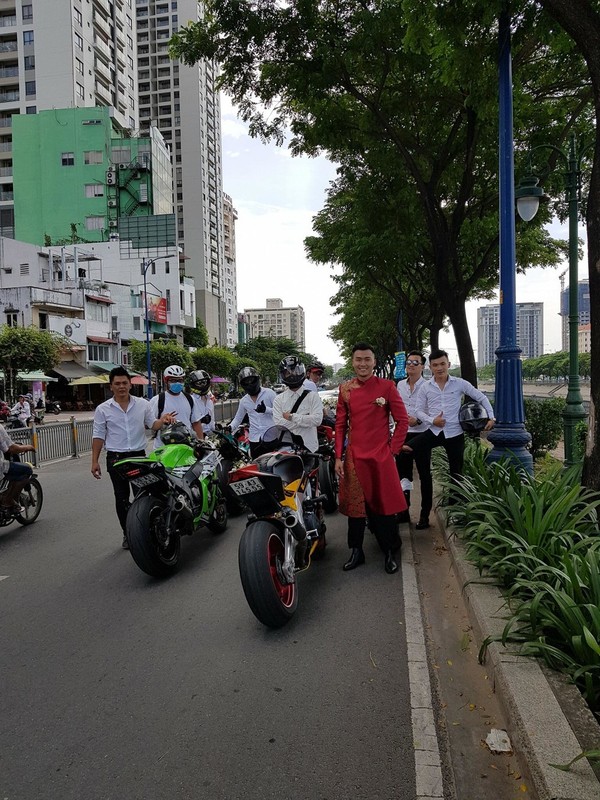 Dien vien Xuan Phuc khien dan mang tiec hui hui khi chinh thuc cuoi vo-Hinh-8