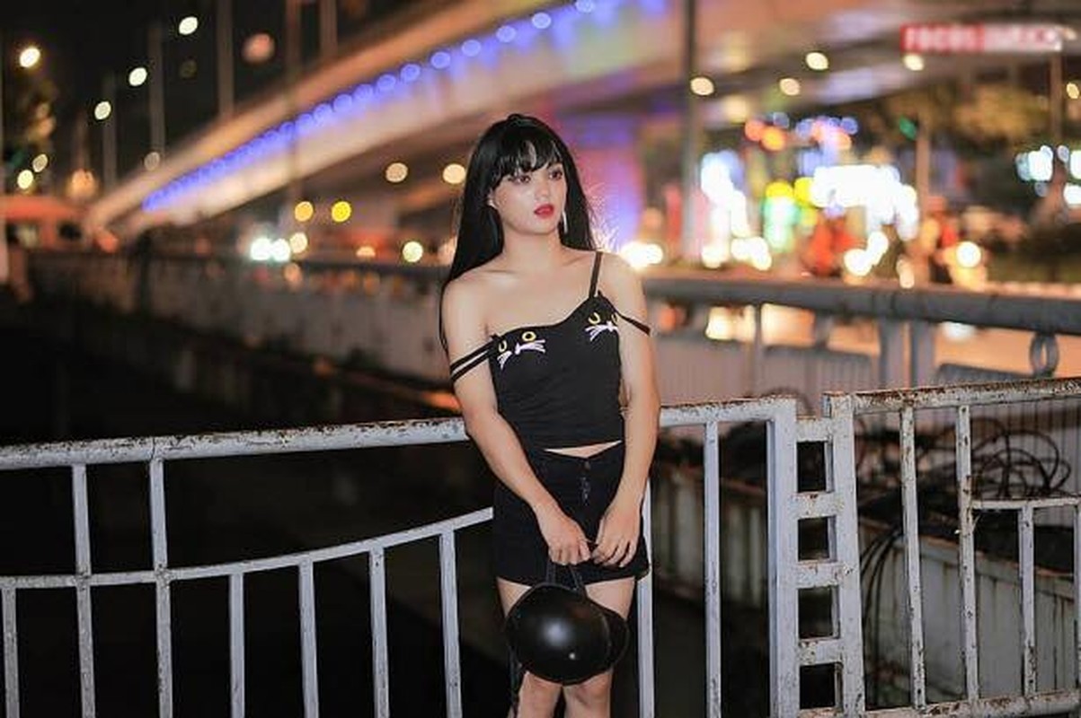 “Thanh chui ban hang online” lai nhan dong gach da vi lam “gai nganh“