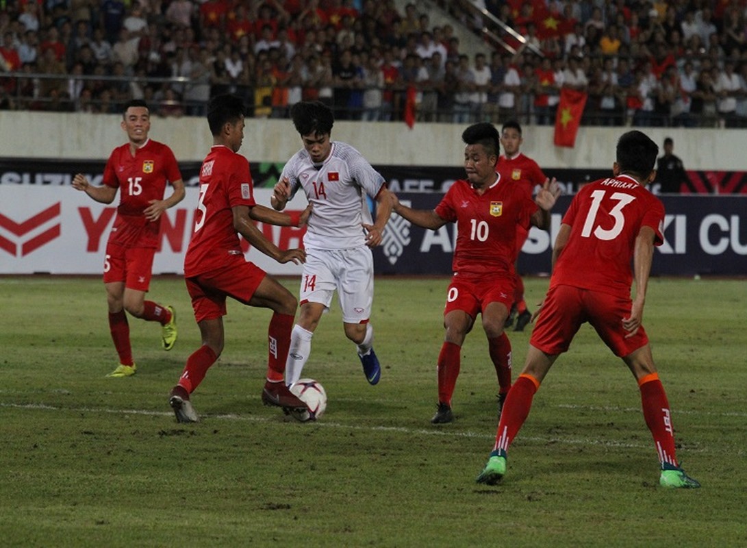Cong Phuong giup doi tuyen Viet Nam mo man AFF Cup 2018 tung bung-Hinh-10