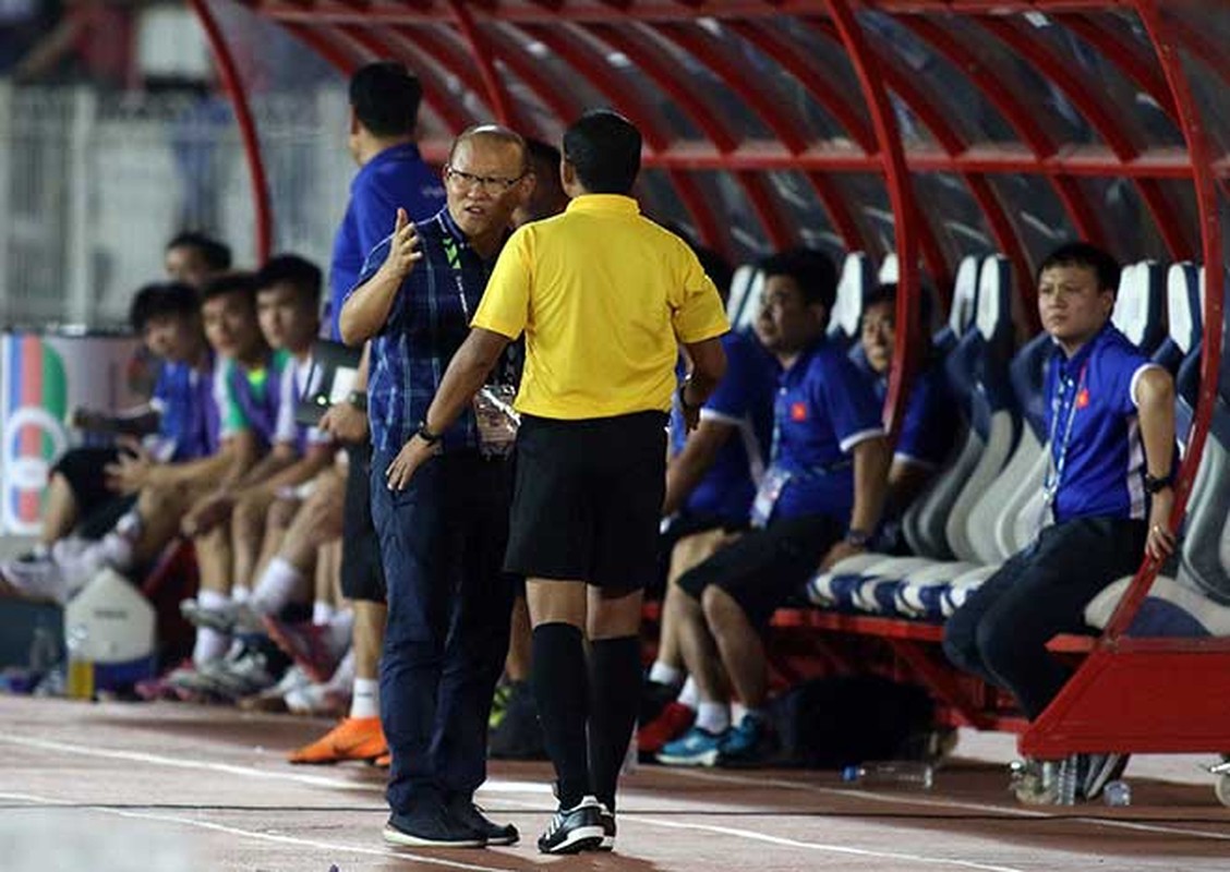 HLV Park Hang-seo khong hai long vi trong tai AFF Cup 2018-Hinh-4