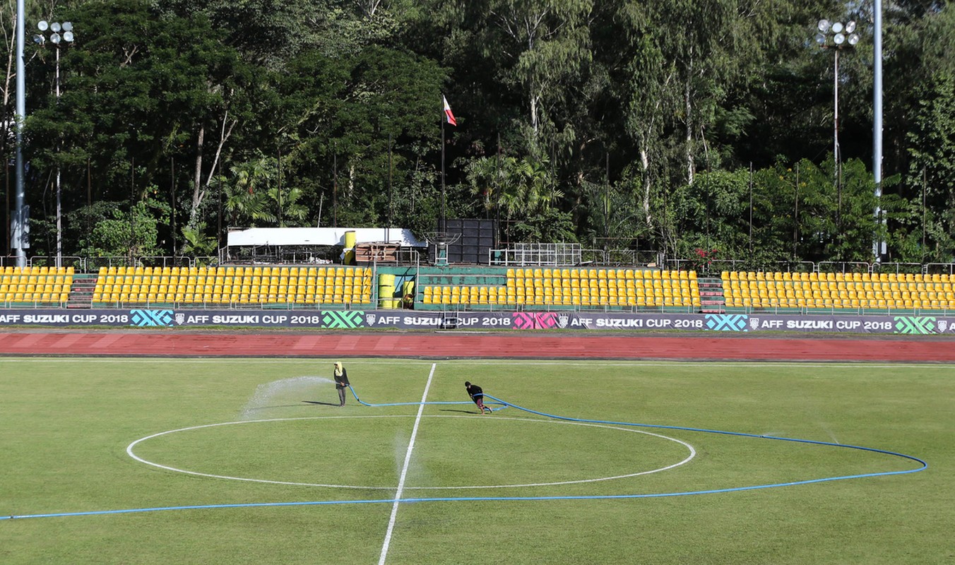 Doi tuyen Viet Nam gap kho truoc ban ket AFF Cup 2018 vi mat san xau-Hinh-5