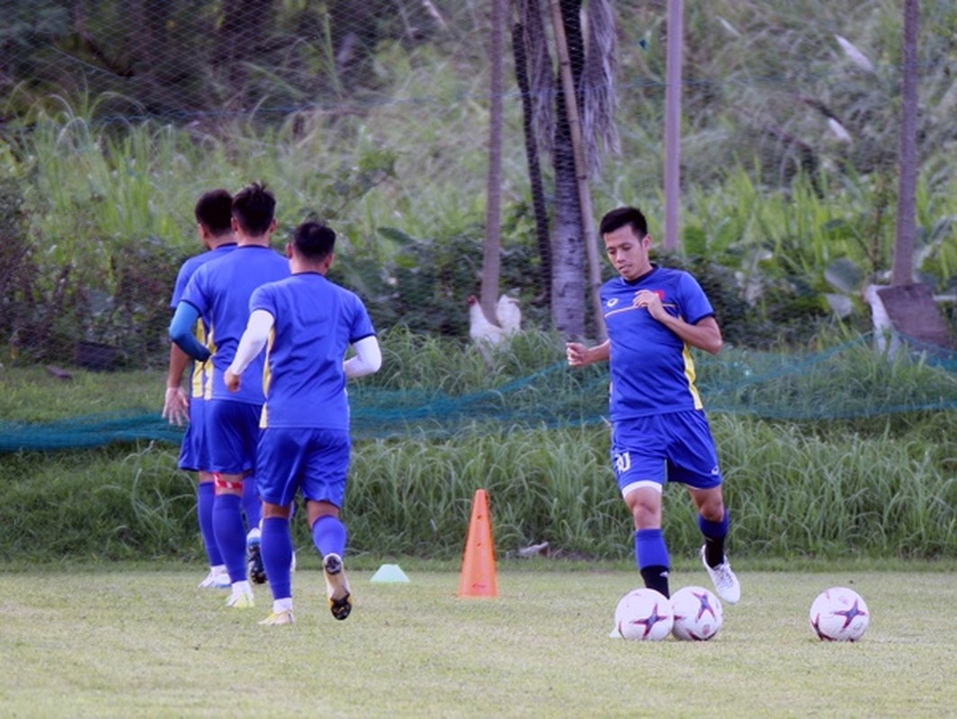 Doi tuyen Viet Nam doi mua cho dau Philippines o AFF Cup 2018-Hinh-3