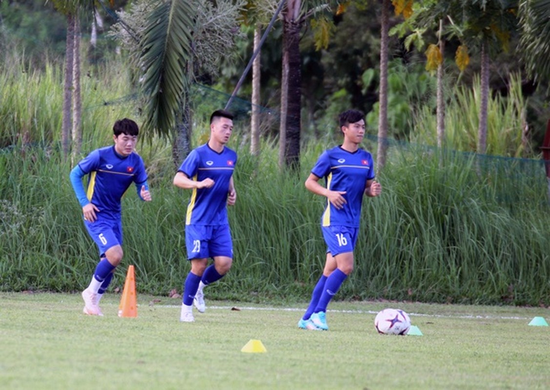 Doi tuyen Viet Nam doi mua cho dau Philippines o AFF Cup 2018-Hinh-4