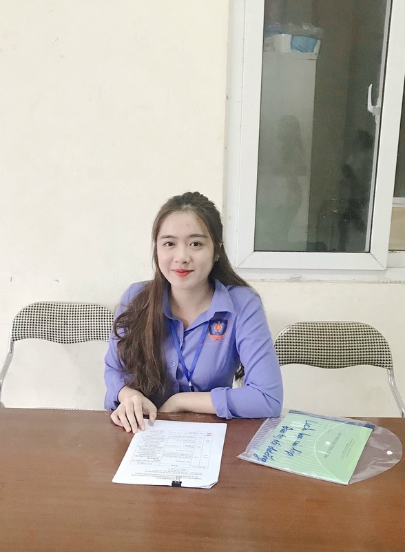 Nu sinh DH Kiem soat Ha Noi xinh ngay ngat trong ta ao dai-Hinh-9