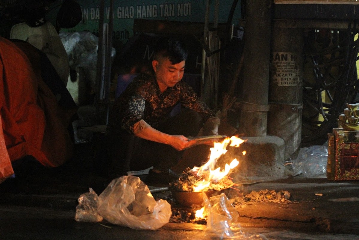 Nguoi dan Ha Noi hoa vang ma Tat nien don nam moi-Hinh-9