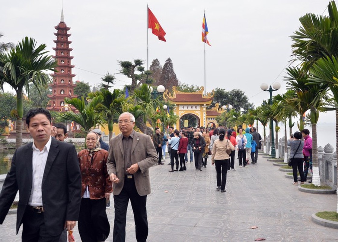 Hang nghin nguoi dan Ha Noi do ve Van Mieu, chua Tran Quoc... du xuan dau nam-Hinh-7