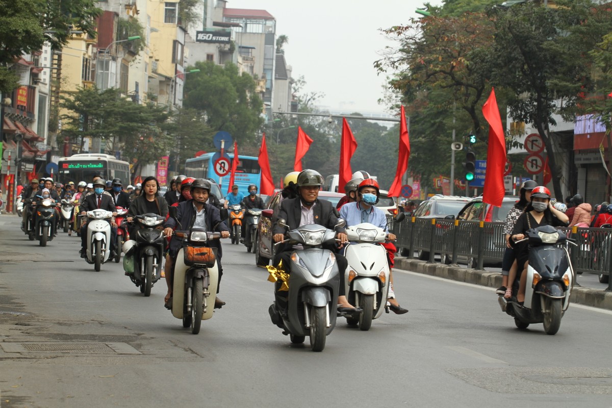 Ha Noi: Cuoc song tro lai binh thuong chieu mung 1 Tet Ky Hoi-Hinh-3