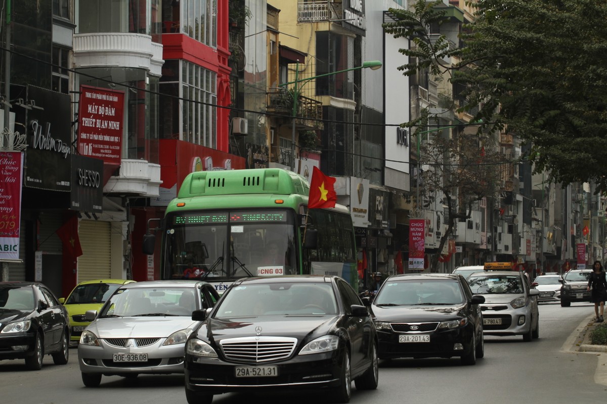 Ha Noi: Cuoc song tro lai binh thuong chieu mung 1 Tet Ky Hoi-Hinh-7