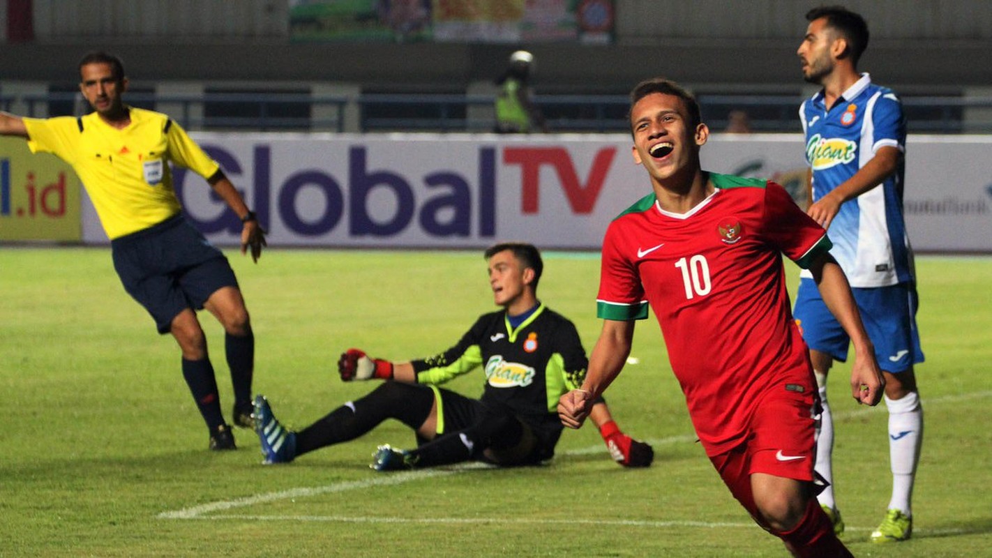 Indonesia mang than dong toi ti thi voi U23 Viet Nam-Hinh-6