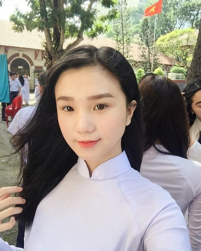 Nu sinh duoc menh danh “mac ao dai dep nhat Marie Curie“ gio ra sao?-Hinh-6