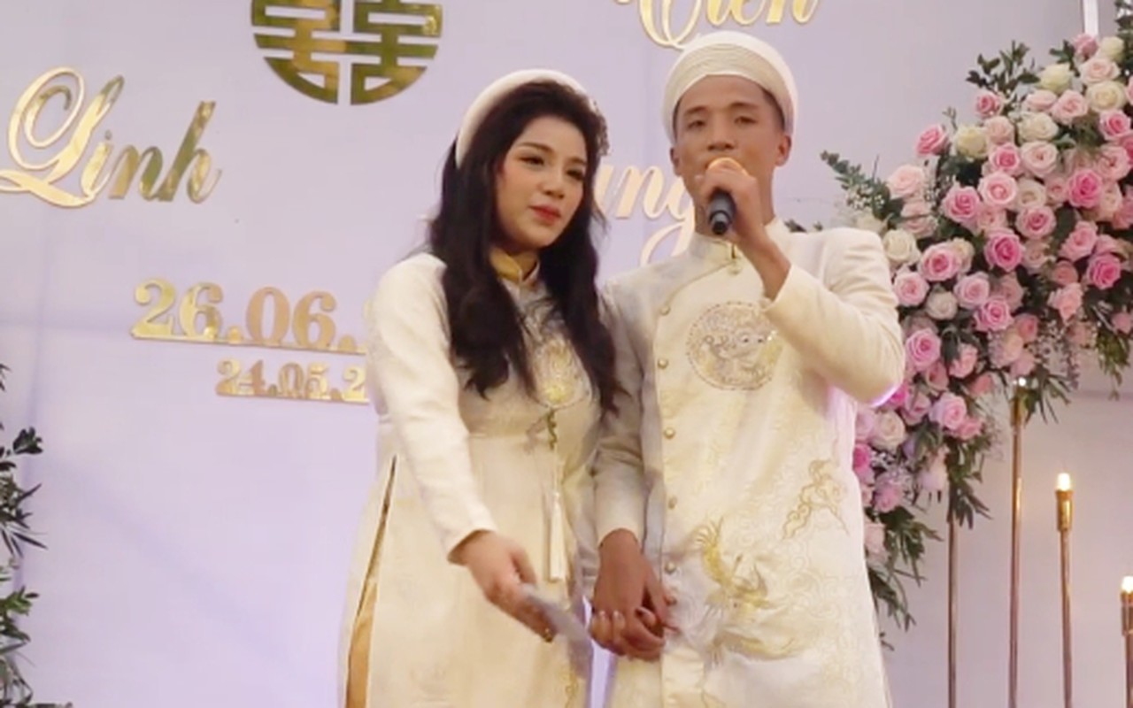 Sau 1 thang an hoi, trung ve Bui Tien Dung hi hung khoe 