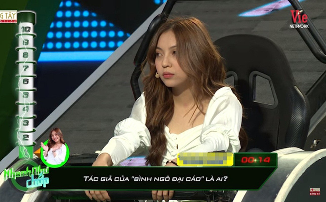 Di thi gameshow, ban gai Quang Hai bi che “kien thuc lun“-Hinh-2