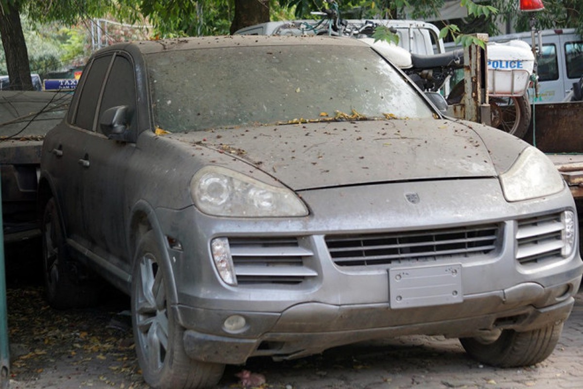 Porsche, Lexus... tien ty phu bui, 'bo xo' trong bai giu xe o Ha Noi-Hinh-10