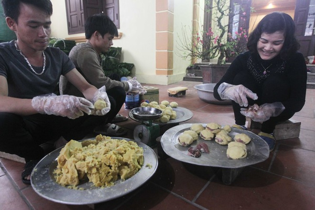 Nghe rua la dong hai ra tien o cong xuong banh chung lon nhat mien Bac-Hinh-5