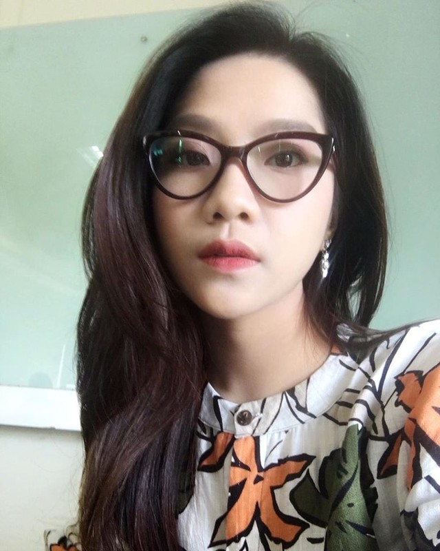 Day online mua dich Covid-19, co giao tieng Nhat he lo nhan sac 