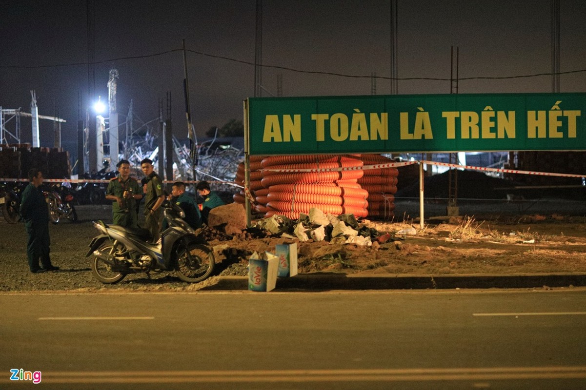 Sap tuong KCN Giang Dien, 10 nguoi tu vong: 5 gio tim nan nhan