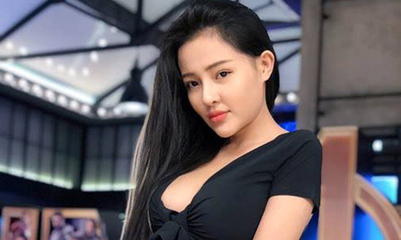 Khoe vong eo 49, Ngan 98 co tinh da xoay dan chi Ngoc Trinh?-Hinh-3