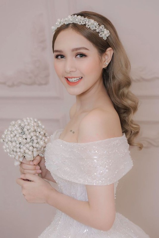 https://images.kienthuc.net.vn/zoomh/800/uploaded/nguyenanhson/2020_05_26/2/soi-chiec-mui-dat-gia-cua-dan-hot-girl-viet-ngam-hoai-khong-chan.jpg