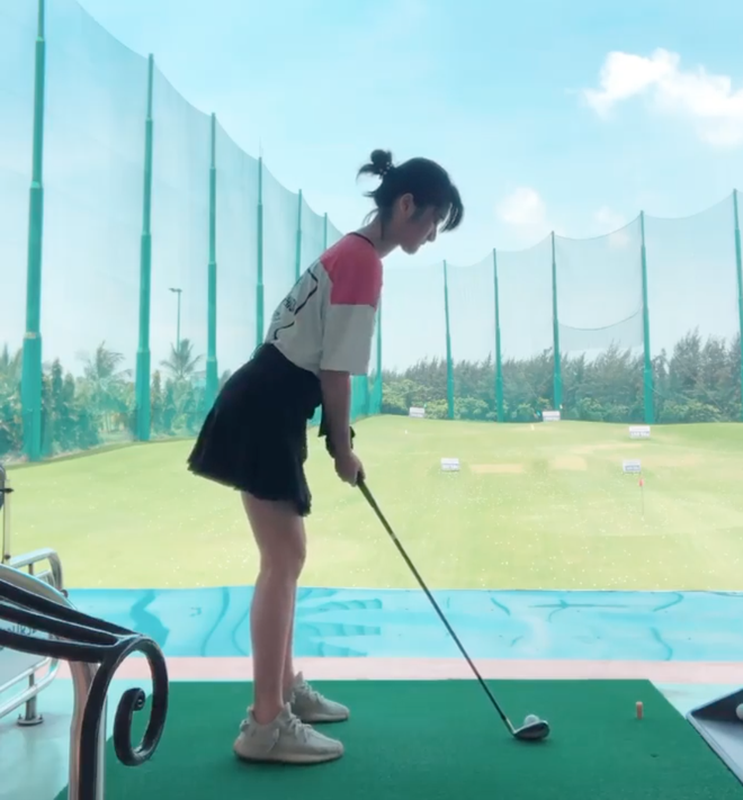 Khoe do hieu xua roi, hot girl Viet sang chanh phai di choi golf-Hinh-3