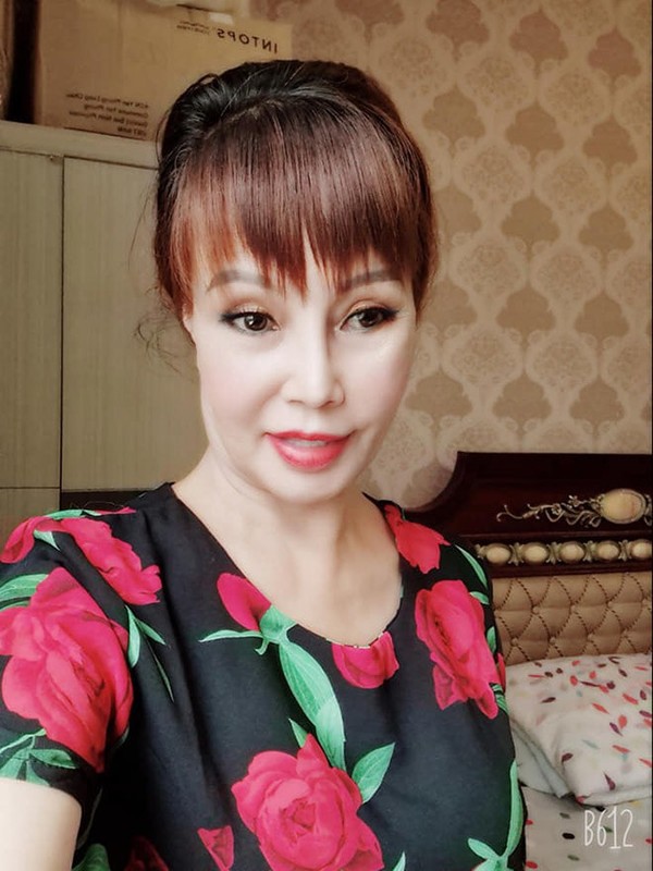 Guong mat cua co dau 62 tuoi tro thanh tam diem ban tan-Hinh-3