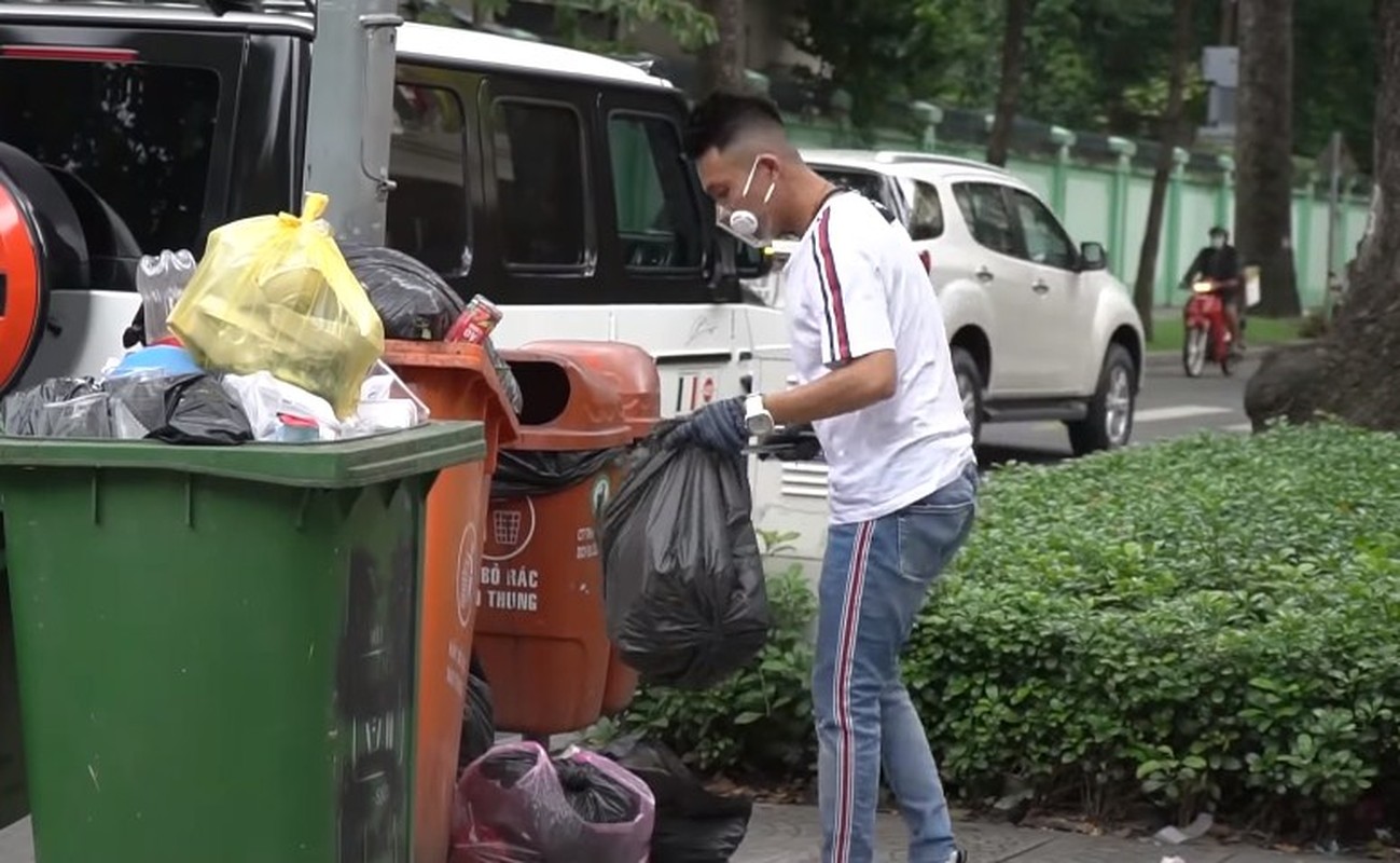 Cuu tro nguoi dan vung lu, dai gia Minh Nhua nhan 