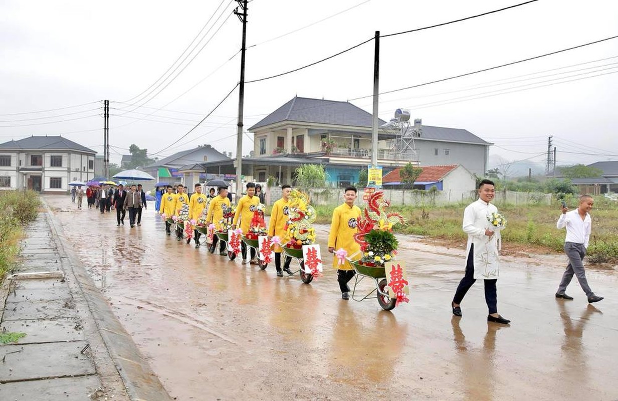 Le an hoi tai Thai Nguyen dung xe rua 