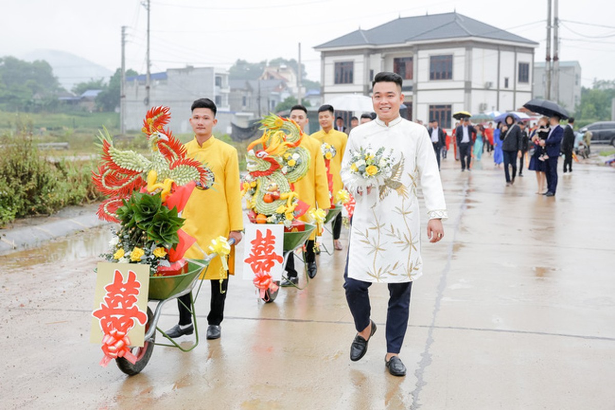 Le an hoi tai Thai Nguyen dung xe rua 