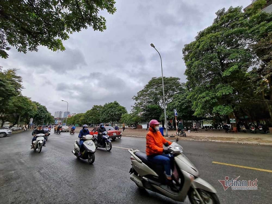 Ngay ret te tai, nguoi Ha Noi trum ao mua xuong pho-Hinh-16